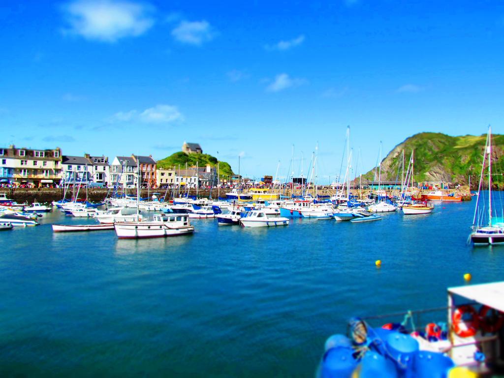 Hele Valley Holiday Park Ilfracombe Exterior photo